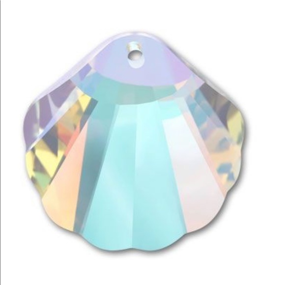 Handmade Swarovski Crystal “Seashell AB” Necklace - Picture 2 of 6